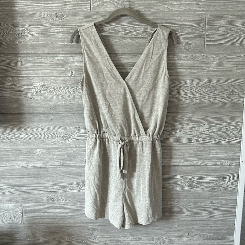 HEYSON Women's Grey Wrap V Neck Drawstring Waist Romper Size S